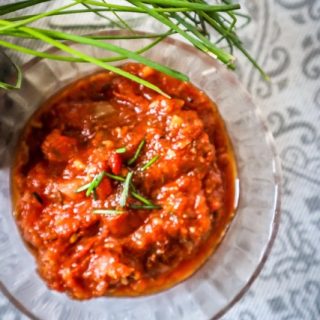 Healthy Fresh Roasted Tomato Sauce {Real Food, No Sugar}